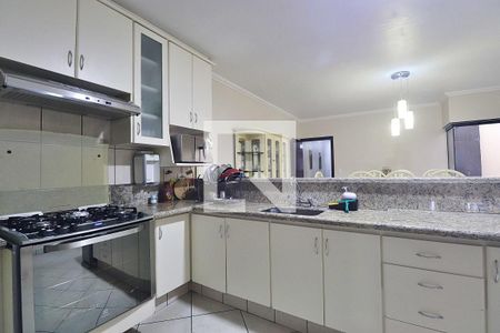 Casa à venda com 225m², 4 quartos e 4 vagasCozinha