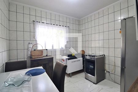 Casa à venda com 225m², 4 quartos e 4 vagasEdícula - Cozinha