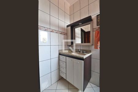Casa à venda com 225m², 4 quartos e 4 vagasBanheiro Social 1