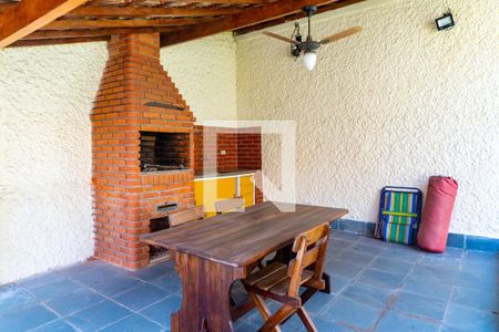 Casa à venda com 179m², 3 quartos e 3 vagasChurrasqueira