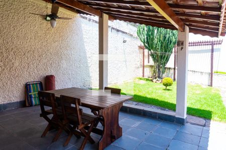 Casa à venda com 179m², 3 quartos e 3 vagasQuintal