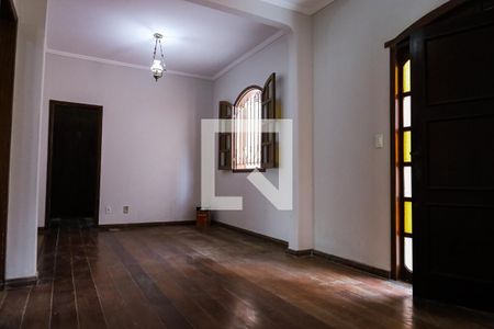 Sala de casa à venda com 4 quartos, 200m² em Nova Suíça, Belo Horizonte