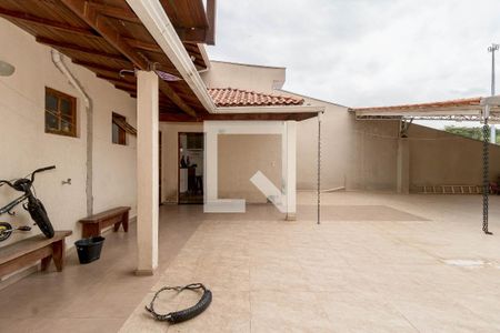 Casa à venda com 197m², 2 quartos e 8 vagasÁrea comum