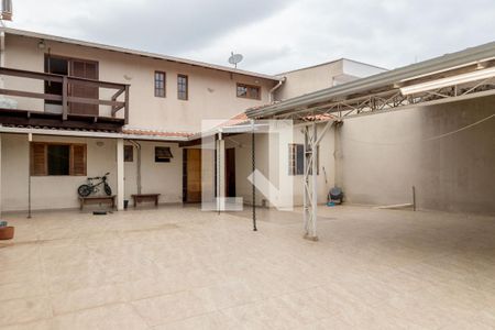 Casa à venda com 197m², 2 quartos e 8 vagasÁrea comum
