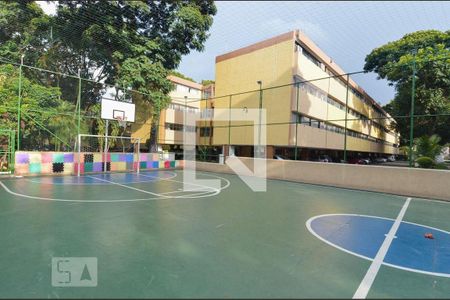 Apartamento para alugar com 73m², 3 quartos e 1 vagaÁrea Comum - Quadra