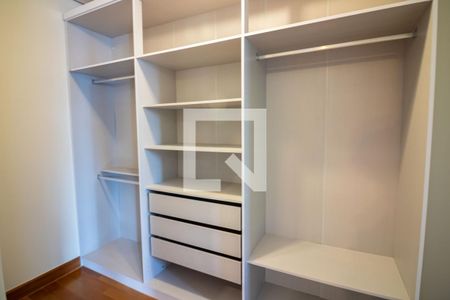 Apartamento à venda com 152m², 3 quartos e 3 vagasCloset, suíte 1 