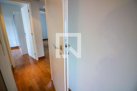 Apartamento à venda com 152m², 3 quartos e 3 vagasPorta antirroubo, suíte 1 