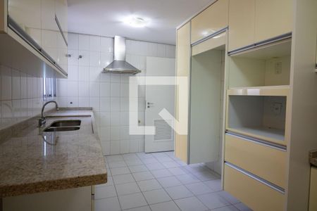 Apartamento à venda com 152m², 3 quartos e 3 vagasCozinha 