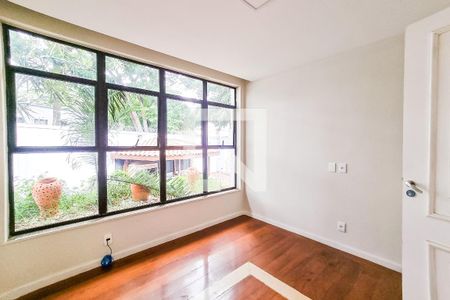 Apartamento à venda com 500m², 4 quartos e 8 vagas Apartamento à venda com 500m², 4 quartos e 8 vagasQuarto 1