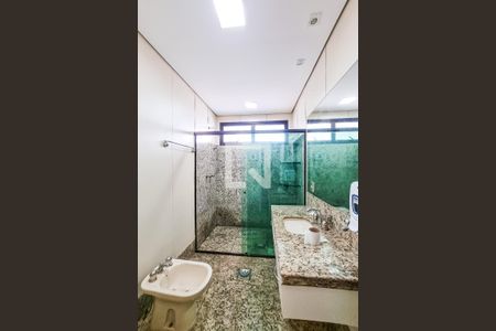 Apartamento à venda com 500m², 4 quartos e 8 vagas Apartamento à venda com 500m², 4 quartos e 8 vagasBanheiro Social