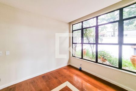 Apartamento à venda com 500m², 4 quartos e 8 vagas Apartamento à venda com 500m², 4 quartos e 8 vagasQuarto 1