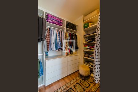 Casa à venda com 153m², 3 quartos e 2 vagasQuarto 1 - Closet