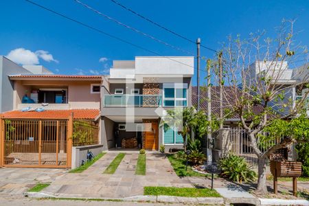 Casa à venda com 153m², 3 quartos e 2 vagasFachada