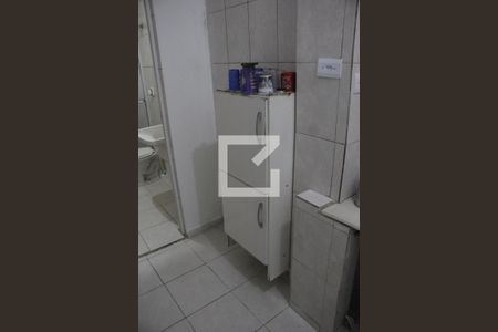 Cozinha de kitnet/studio para alugar com 1 quarto, 28m² em Itararé, São Vicente