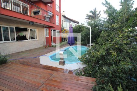 Casa à venda com 438m², 3 quartos e 3 vagasPiscina