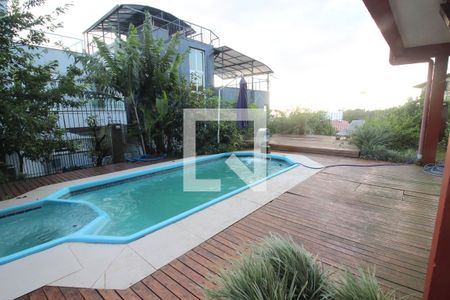 Casa à venda com 438m², 3 quartos e 3 vagasPiscina