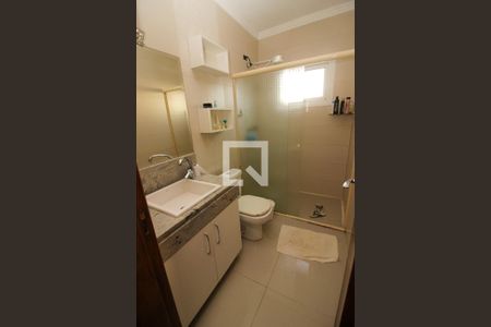 Casa à venda com 438m², 3 quartos e 3 vagasBanheiro da Suíte 2