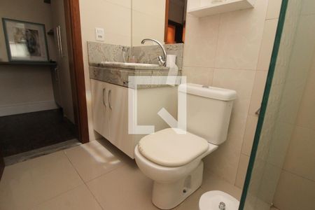 Casa à venda com 438m², 3 quartos e 3 vagasBanheiro da Suíte 2