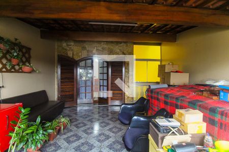Casa à venda com 150m², 2 quartos e 2 vagas Casa à venda com 150m², 2 quartos e 2 vagasVaranda