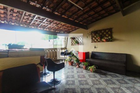 Casa à venda com 150m², 2 quartos e 2 vagas Casa à venda com 150m², 2 quartos e 2 vagasVaranda