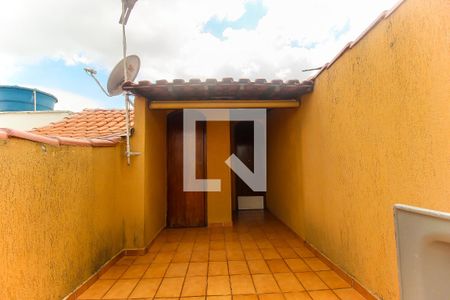 Casa à venda com 150m², 2 quartos e 2 vagas Casa à venda com 150m², 2 quartos e 2 vagasTerraço