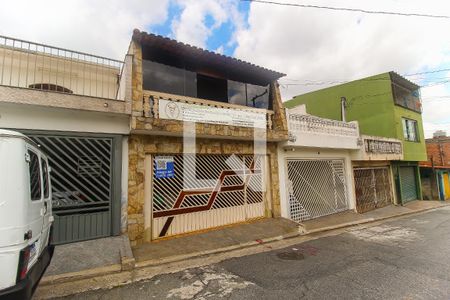 Casa à venda com 150m², 2 quartos e 2 vagas Casa à venda com 150m², 2 quartos e 2 vagasFachada