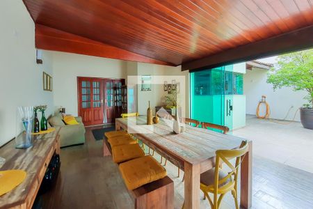 Casa à venda com 256m², 3 quartos e 4 vagasVaranda Gourmet