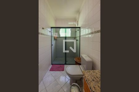 Casa à venda com 256m², 3 quartos e 4 vagasBanheiro da Suíte 2