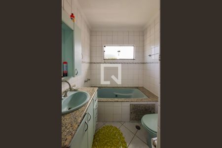 Casa à venda com 256m², 3 quartos e 4 vagasBanheiro da Suíte 3