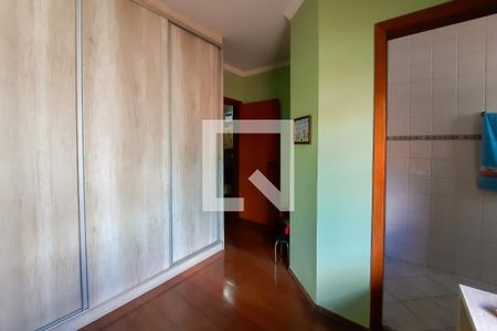 Casa à venda com 256m², 3 quartos e 4 vagasSuíte 1