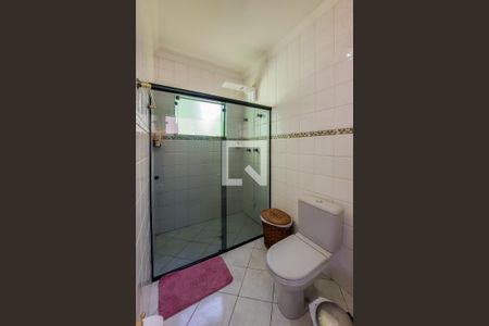 Casa à venda com 256m², 3 quartos e 4 vagasBanheiro da Suíte 2