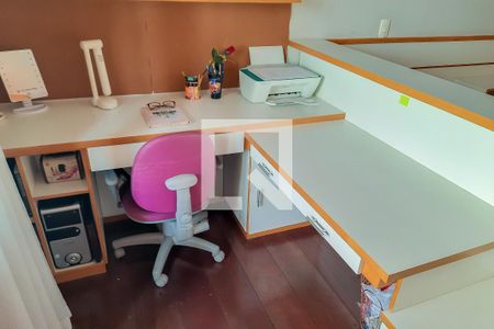 Casa à venda com 256m², 3 quartos e 4 vagasSuíte 2