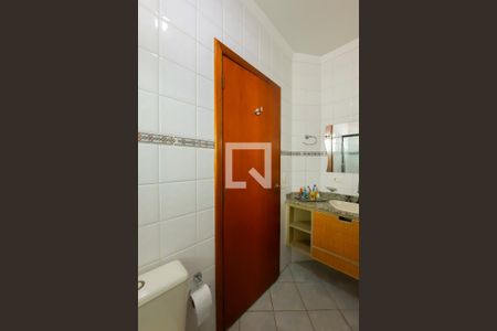 Casa à venda com 256m², 3 quartos e 4 vagasBanheiro da Suíte 1