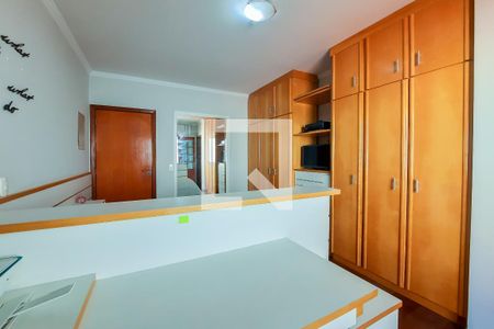 Casa à venda com 256m², 3 quartos e 4 vagasSuíte 2