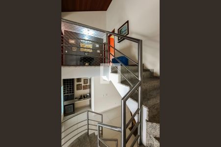 Casa à venda com 256m², 3 quartos e 4 vagasEscada
