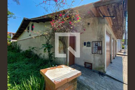 Casa para alugar com 300m², 3 quartos e 10 vagasFachada