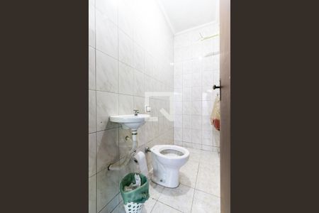 Casa para alugar com 300m², 3 quartos e 10 vagas Casa para alugar com 300m², 3 quartos e 10 vagasBanheiro de Serviço