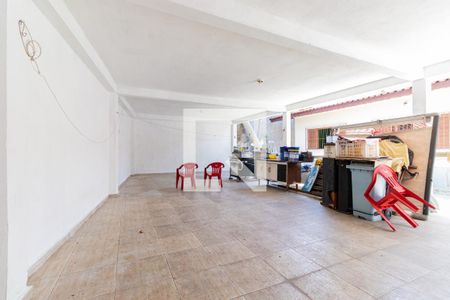 Casa para alugar com 300m², 3 quartos e 10 vagas Casa para alugar com 300m², 3 quartos e 10 vagasQuintal/Garagem