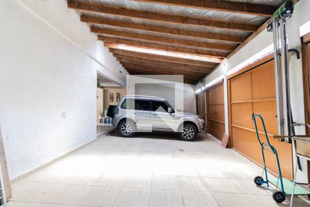 Casa para alugar com 300m², 3 quartos e 10 vagas Casa para alugar com 300m², 3 quartos e 10 vagasGaragem