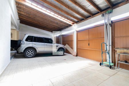 Casa para alugar com 300m², 3 quartos e 10 vagas Casa para alugar com 300m², 3 quartos e 10 vagasGaragem