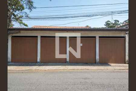 Casa para alugar com 300m², 3 quartos e 10 vagasFachada