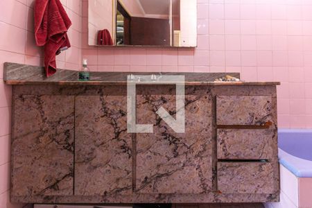 Casa à venda com 360m², 3 quartos e 4 vagasBanheiro do Quarto 1