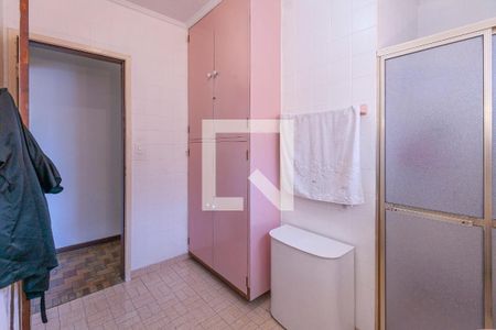 Casa à venda com 360m², 3 quartos e 4 vagasBanheiro Corredor