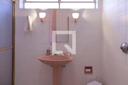 Casa à venda com 360m², 3 quartos e 4 vagasBanheiro Corredor