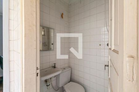 Casa à venda com 360m², 3 quartos e 4 vagasBanheiro de serviço