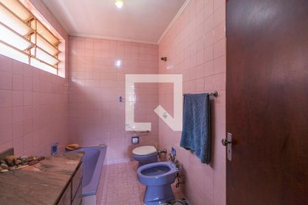 Casa à venda com 360m², 3 quartos e 4 vagasBanheiro do Quarto 1