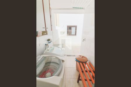 Casa à venda com 200m², 3 quartos e 2 vagasLavanderia