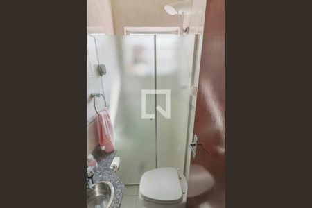 Casa à venda com 200m², 3 quartos e 2 vagasBanheiro 1