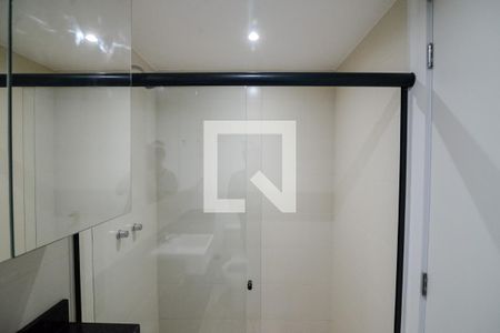 Banheiro de kitnet/studio para alugar com 1 quarto, 50m² em Tijuca, Rio de Janeiro