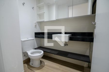Banheiro de kitnet/studio para alugar com 1 quarto, 50m² em Tijuca, Rio de Janeiro